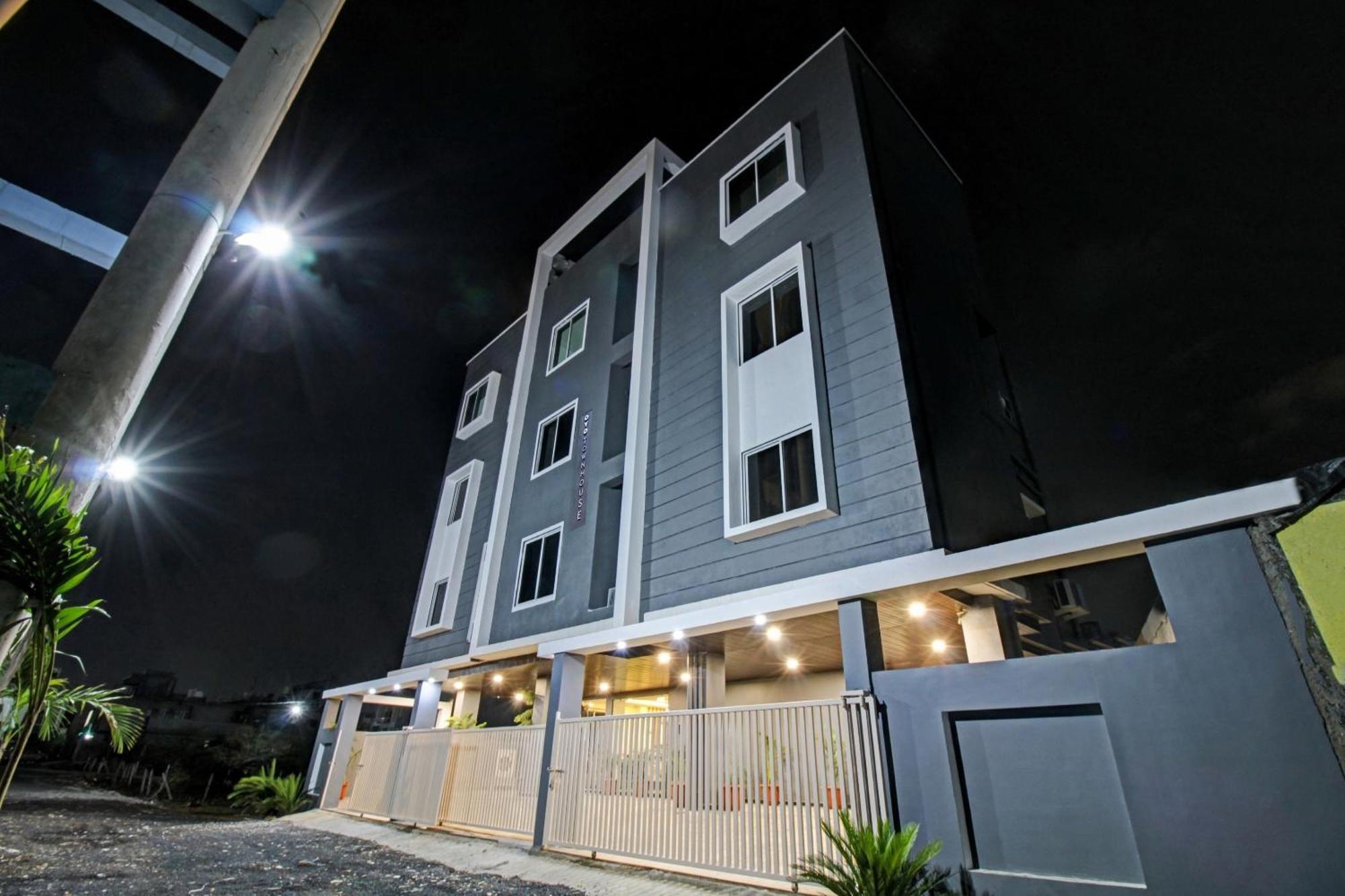 ホテル Townhouse Md Star ナーグプル エクステリア 写真